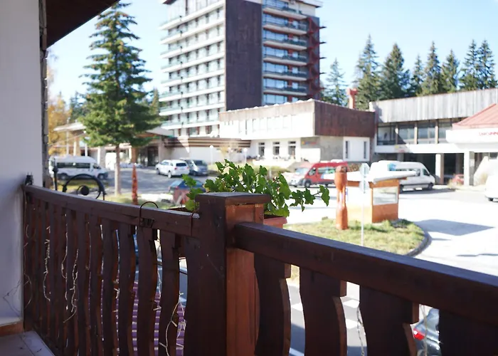 アパートホテル за гости евелин 3*