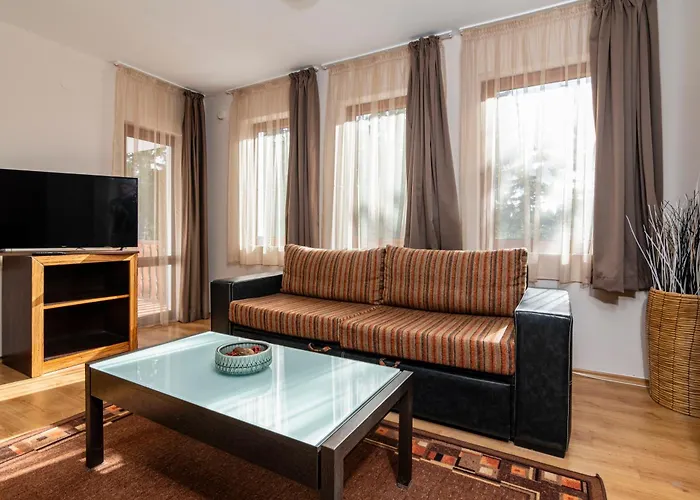 アパートホテル за гости евелин 3*