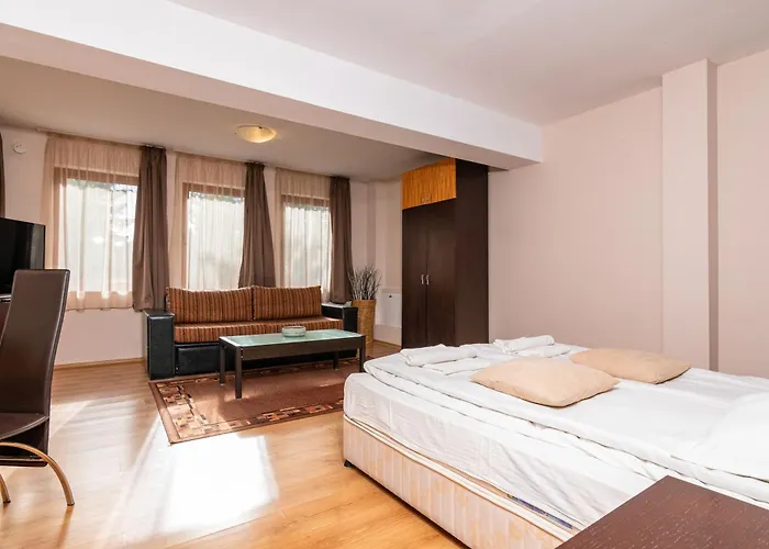 за гости евелин 3* パンポロボ