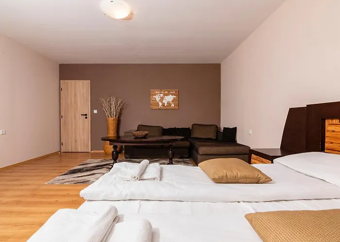 за гости евелин パンポロボ